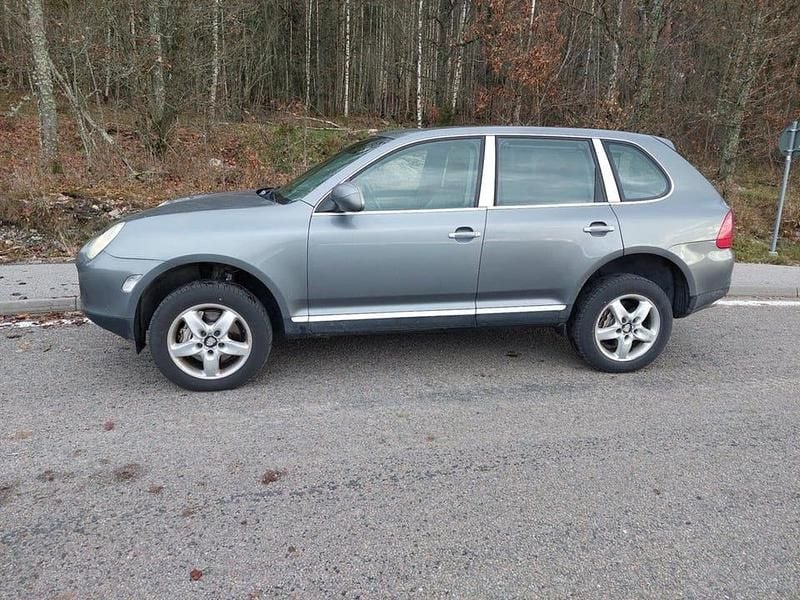 Begagnad 2003 Porsche Cayenne S SUV | 56 500 kr (Lite dyr) - Bild 1/4