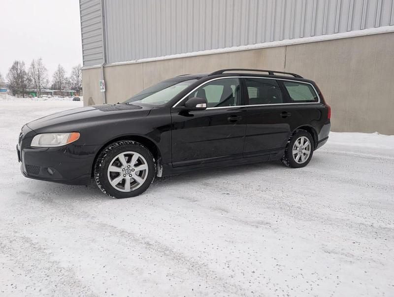 Begagnad 2010 Volvo V70 Momentum Kombi | 69 000 kr (Marknadspris) - Bild 1/4