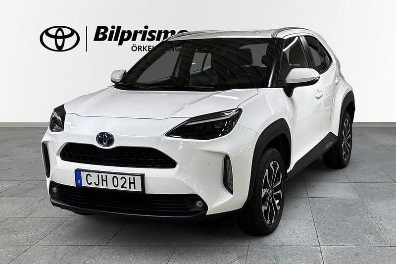 Vit Begagnad 2022 Toyota Yaris Cross Active SUV | 254 900 kr (Marknadspris) - Bild 1/4