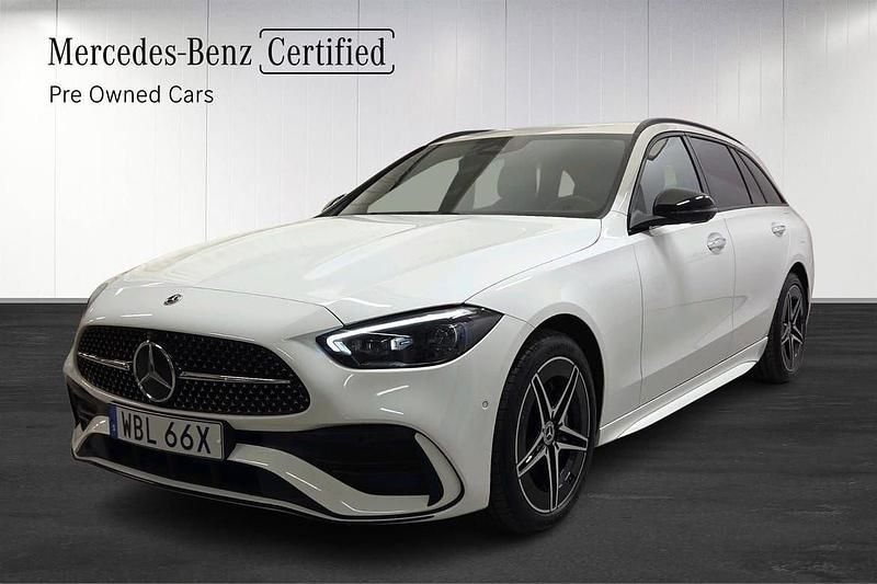 Vit Begagnad 2024 Mercedes C300e Premium Kombi | 529 000 kr (Marknadspris) - Bild 1/4