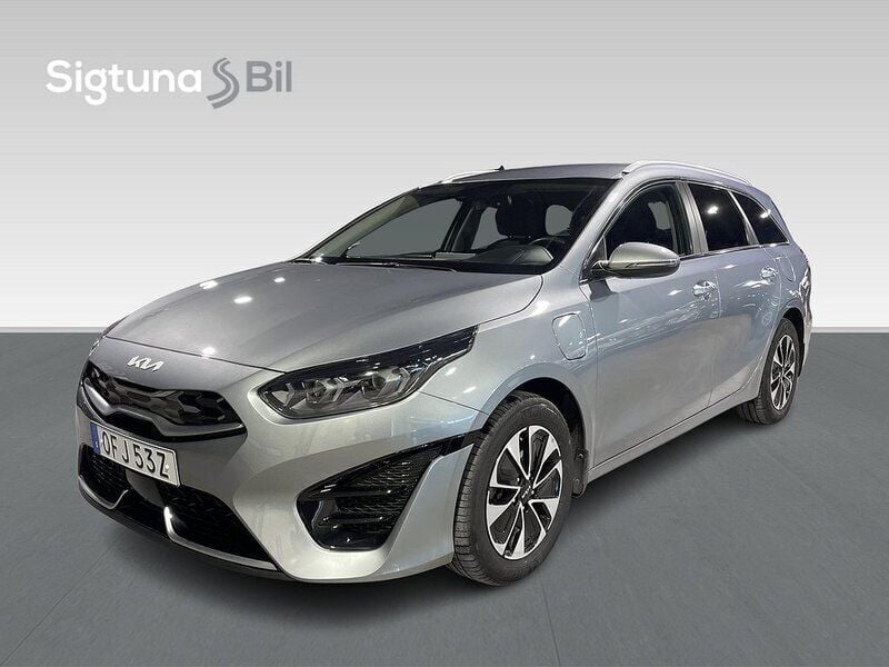 Grå Begagnad 2021 Kia Ceed Sportswagon Advance Kombi | 254 800 kr (Marknadspris) - Bild 1/3