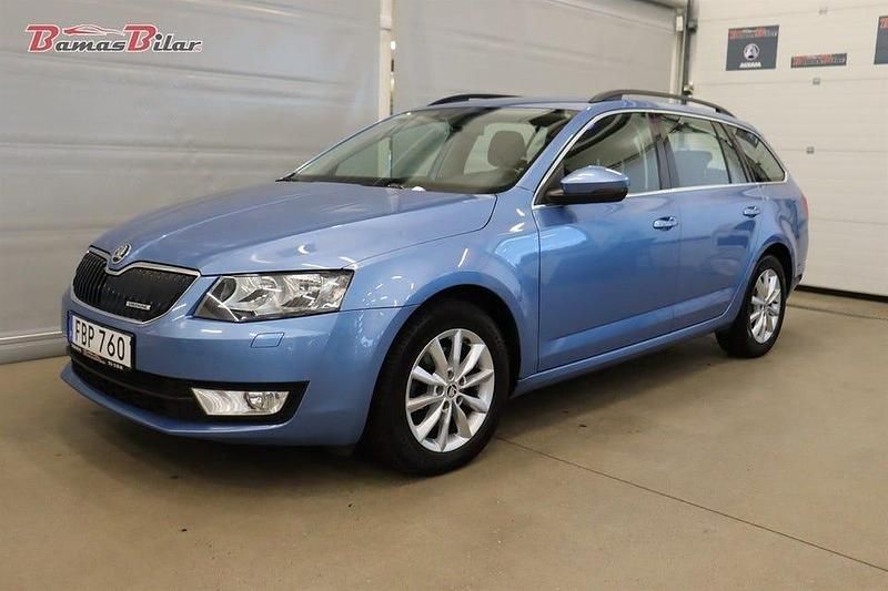 Blå Begagnad 2015 Skoda Octavia Ambition Kombi | 109 900 kr (Marknadspris) - Bild 1/4