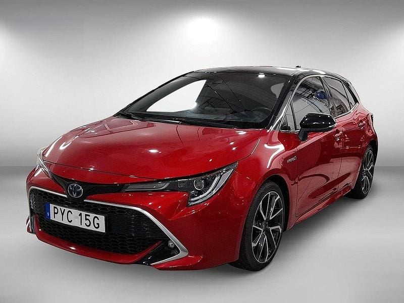 Röd Begagnad 2019 Toyota Corolla Hybrid Executive Halvkombi | 255 000 kr (Marknadspris) - Bild 1/4