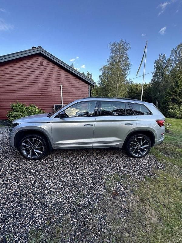 Silver Begagnad 2020 Skoda Kodiaq SportLine SUV | 275 000 kr (Superpris) - Bild 1/4