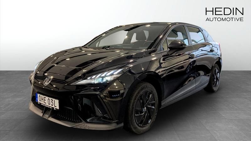 Svart (black) Begagnad 2023 MG MG4 EV Halvkombi | 249 900 kr - Bild 1/4
