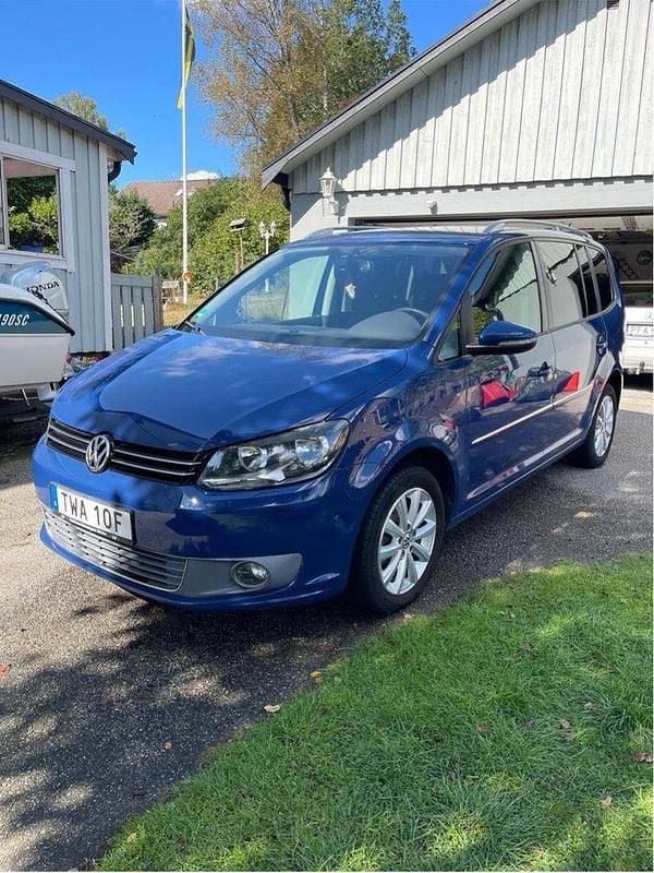 Blå Begagnad 2011 VW Touran Minibuss | 59 000 kr - Bild 1/4