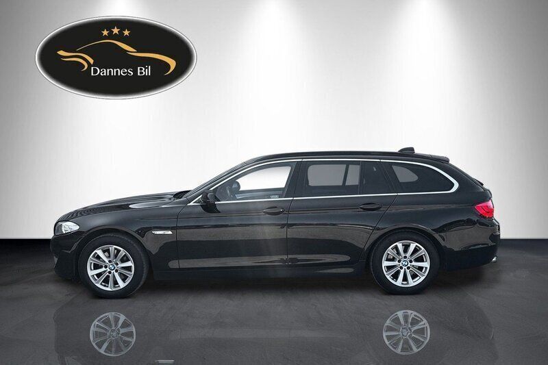 Svart Begagnad 2011 BMW 520 Kombi | 84 999 kr (Marknadspris) - Bild 1/4
