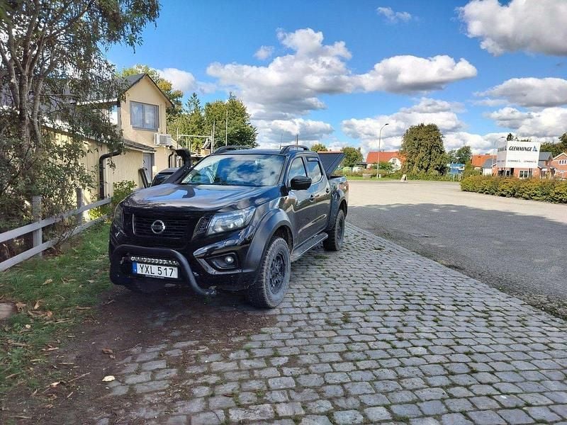 Svart Begagnad 2019 Nissan Navara Pickup | 239 000 kr (Marknadspris) - Bild 1/1