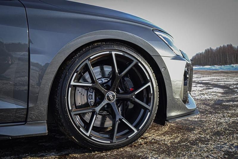 Begagnad Audi RS3 2023 Daytona grå Sedan