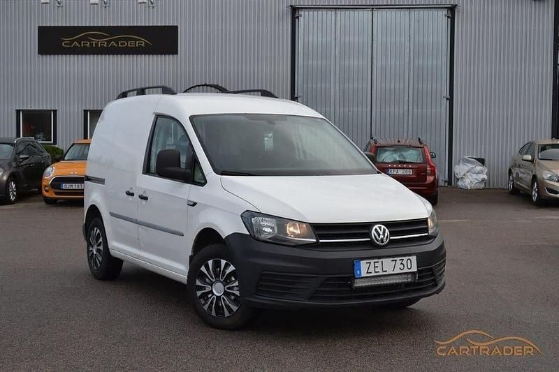 Vit Begagnad 2018 VW Caddy Minibuss | 69 900 kr (Superpris) - Bild 1/4