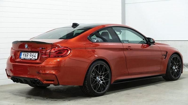 Begagnad BMW M4 Competition Edition 450 HK (330 kW) 2017 Gul Sportkupé
