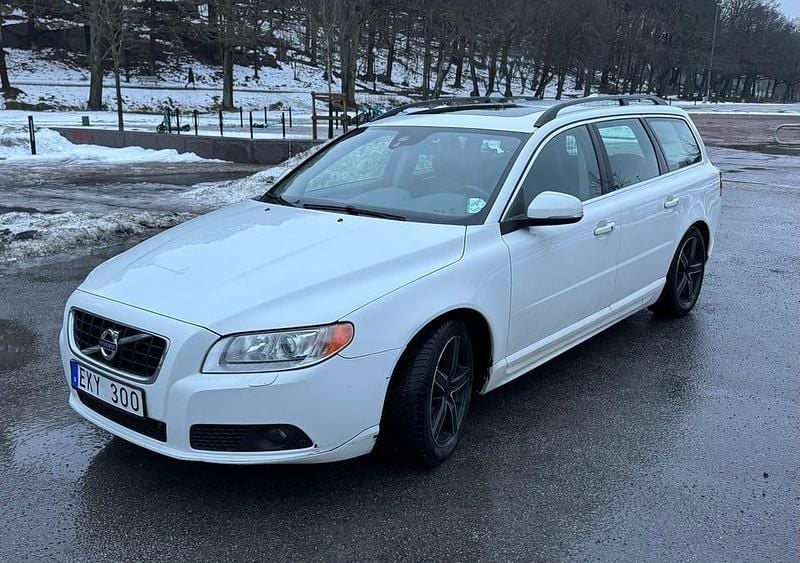 Begagnad 2013 Volvo V70 Kombi | 99 000 kr - Bild 1/4