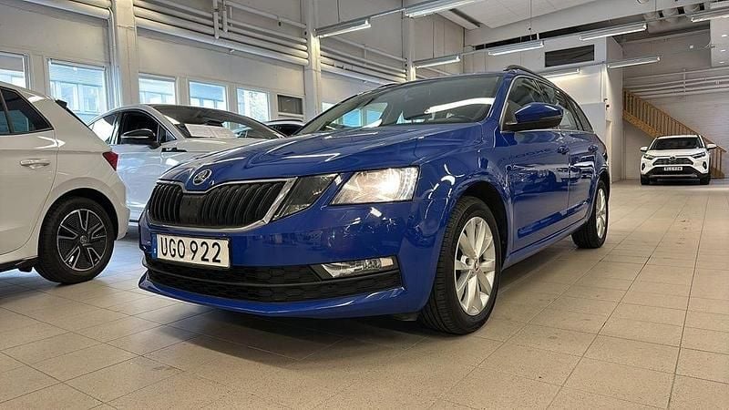Blå Begagnad 2020 Skoda Octavia Ambition Kombi | 169 900 kr (Bra pris) - Bild 1/4