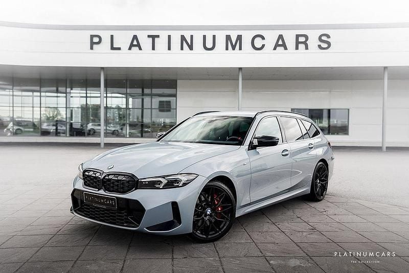 Grå Begagnad 2024 BMW M340 M Sport Sedan | 709 000 kr (Marknadspris) - Bild 1/4