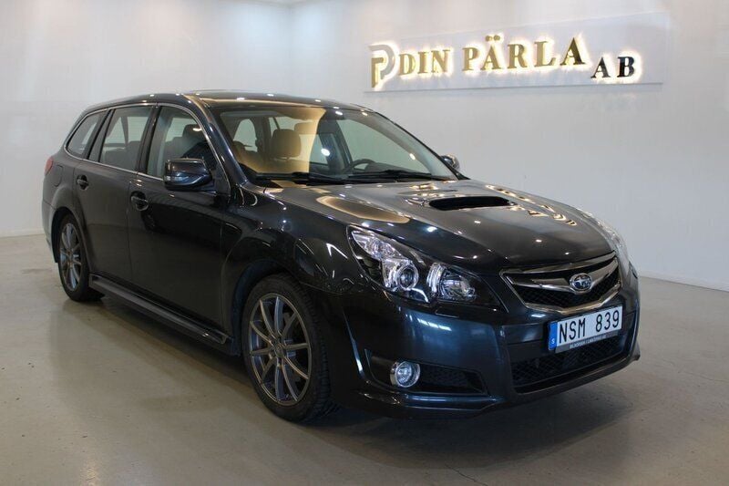 Mörkgrå (grå) Begagnad 2010 Subaru Legacy Kombi | 74 900 kr (Marknadspris) - Bild 1/4