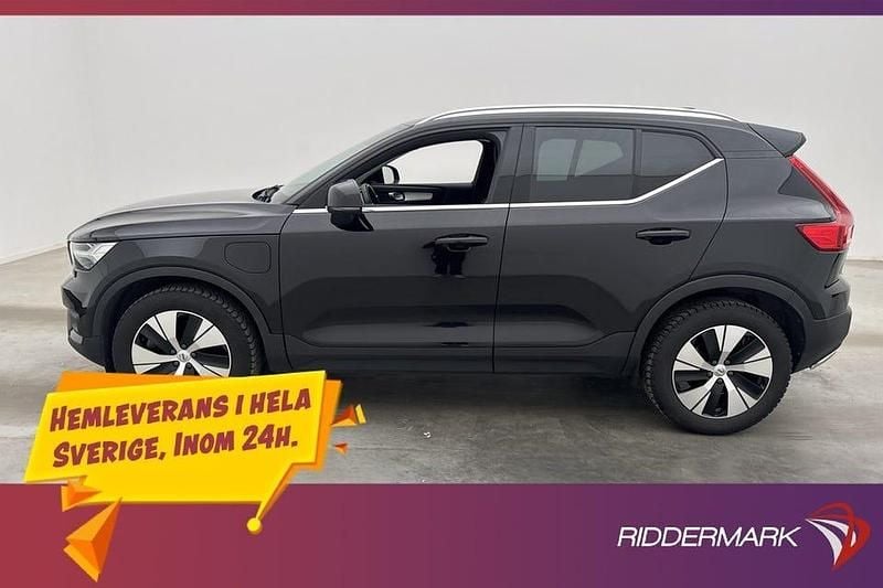 Svart Begagnad 2021 Volvo XC40 Momentum SUV | 279 700 kr (Bra pris) - Bild 1/3