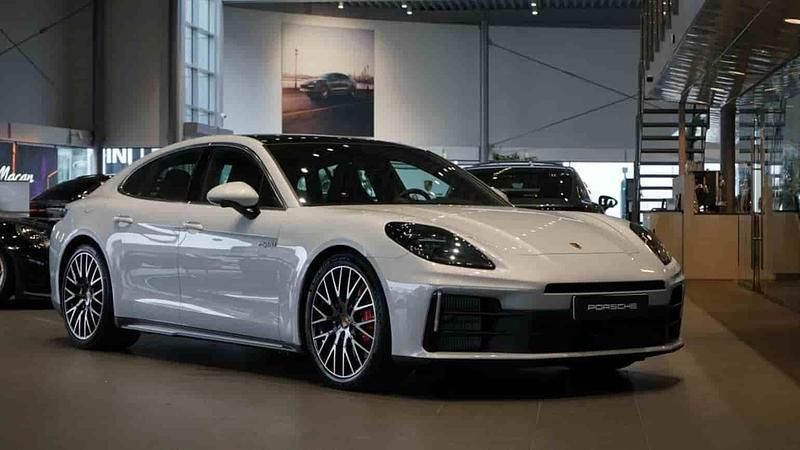 Ny Porsche Panamera 2026 Grå Halvkombi