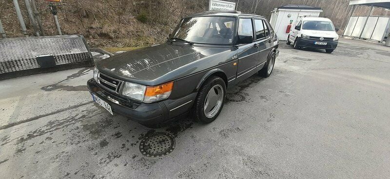 Mörkgrå Begagnad 1988 Saab 900 Halvkombi | 85 000 kr - Bild 1/1