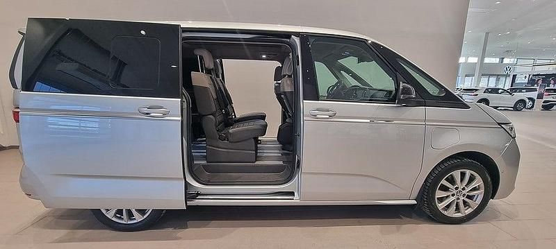 Begagnad VW Multivan 2023 Silver Van