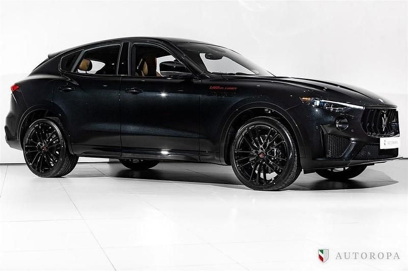 Begagnad Maserati Levante 581 HK (427 kW) 2023 Svart SUV