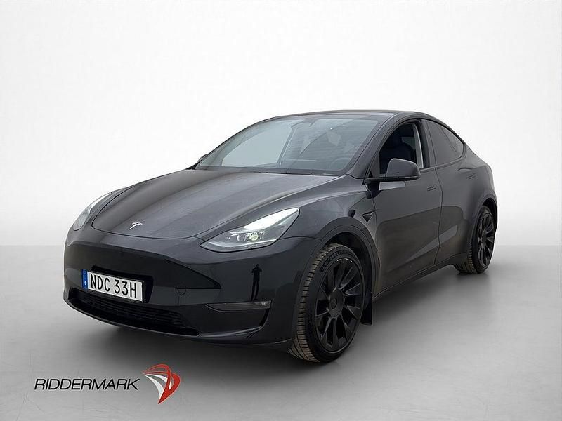 Begagnad Tesla Model Y Long Range AWD 378 kW (514 HK) 2023 Svart SUV
