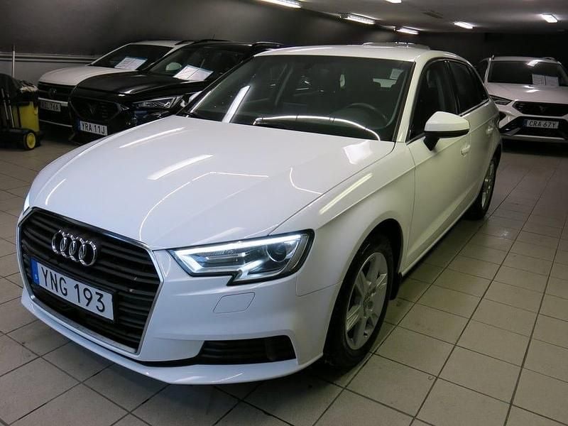 Begagnad Audi A3 Proline 150 HK (110 kW) 2018 Vit Sedan