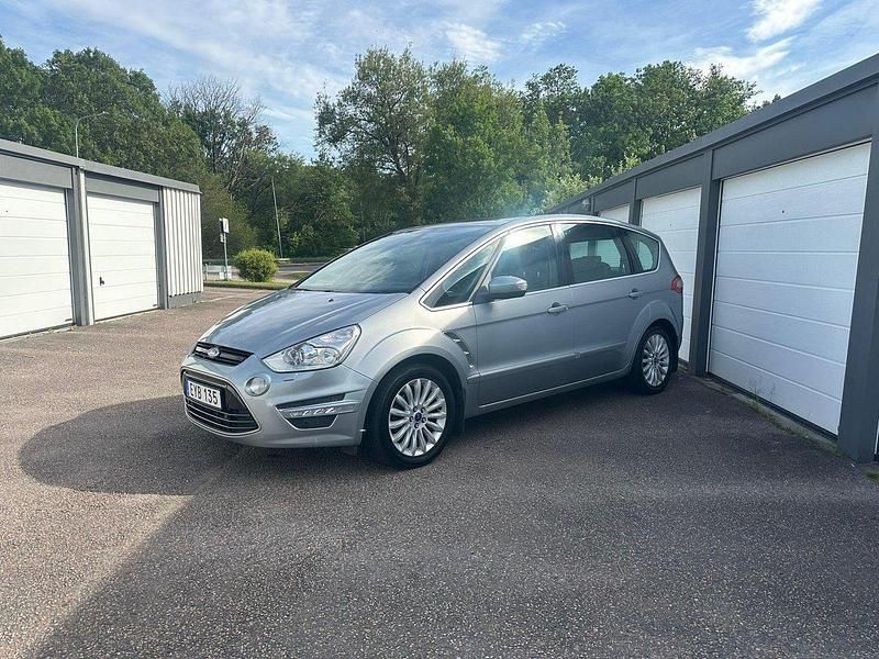 Grå Begagnad 2014 Ford S-MAX S Minibuss | 79 900 kr (Marknadspris) - Bild 1/4