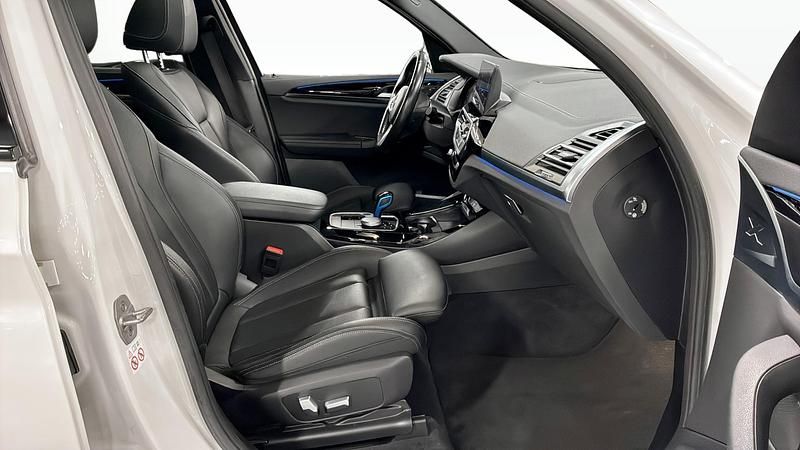 Begagnad BMW iX3 M Sport 210 kW (286 HK) 2022 Vit SUV