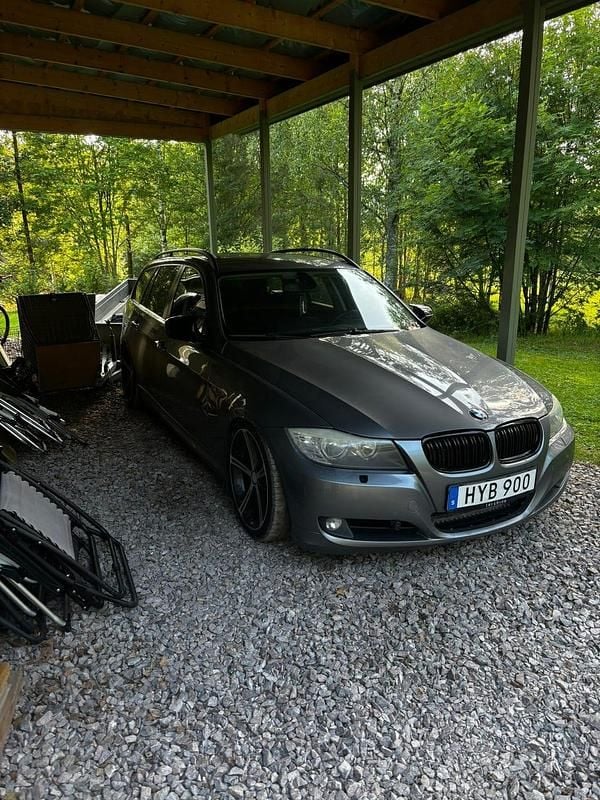 Begagnad 2009 BMW 318 Kombi | 55 000 kr - Bild 1/4
