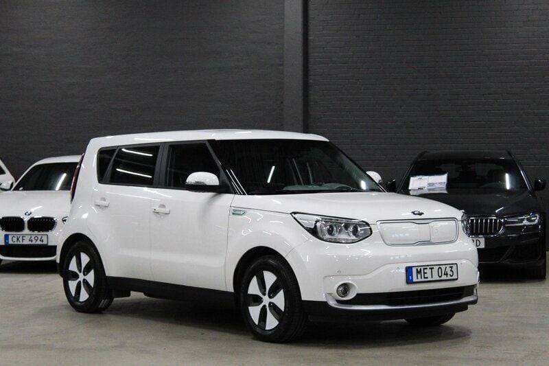 Vit Begagnad 2016 Kia Soul EV 2 SUV | 119 900 kr (Marknadspris) - Bild 1/4