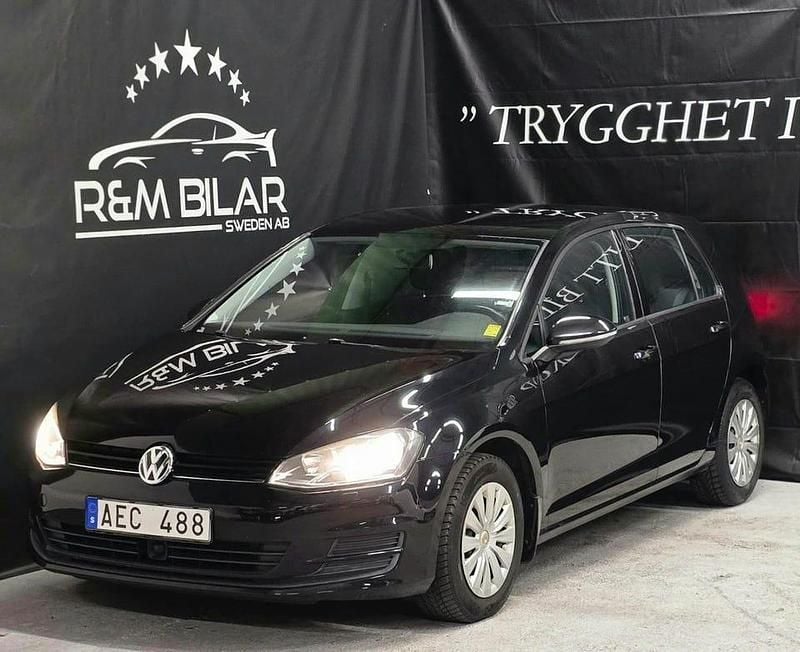 Begagnad VW Golf VII S 105 HK (77 kW) 2013 Svart Halvkombi