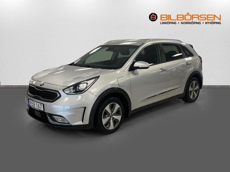 Grå Begagnad 2017 Kia Niro Advance SUV | 179 900 kr (Marknadspris) - Bild 1/4