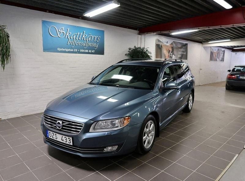 Blå Begagnad 2013 Volvo V70 Momentum Kombi | 109 000 kr (Marknadspris) - Bild 1/4