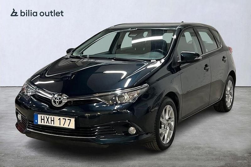 Begagnad Toyota Auris Active 116 HK (85 kW) 2015 Mörkblå Halvkombi