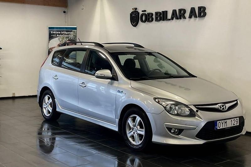 Begagnad Hyundai i30 116 HK (85 kW) 2012 Silver Kombi