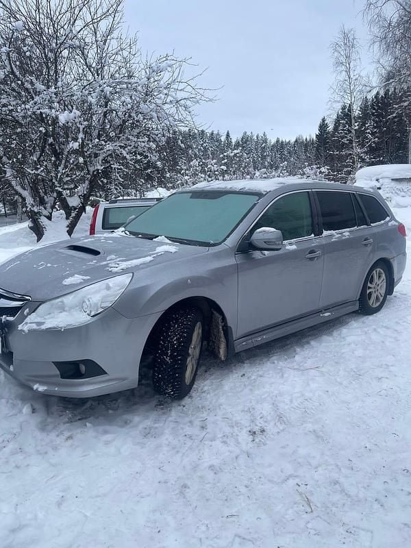 Begagnad Subaru Legacy 150 HK (110 kW) 2010 Kombi