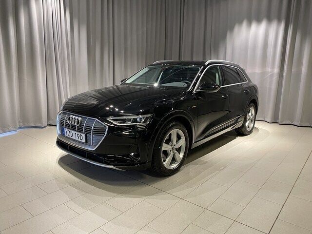 Svart Begagnad 2022 Audi e-tron Proline SUV | 529 900 kr - Bild 1/4