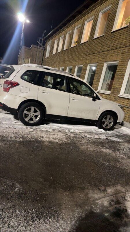 Vit Begagnad 2015 Subaru Forester SUV | 85 000 kr (Superpris) - Bild 1/4