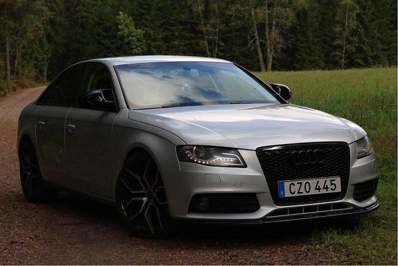 Silver Begagnad 2008 Audi A4 Sedan | 69 000 kr (Lite dyr) - Bild 1/4