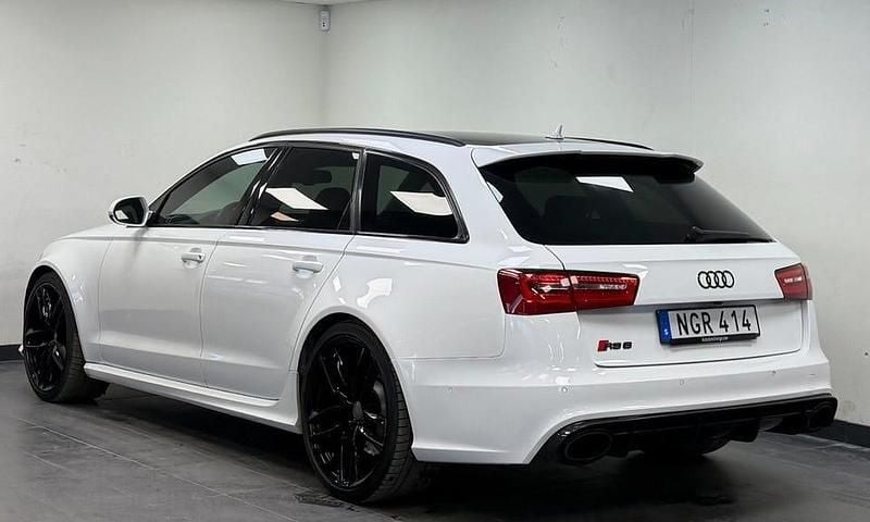 Begagnad Audi RS6 560 HK (411 kW) 2013 Vit Kombi