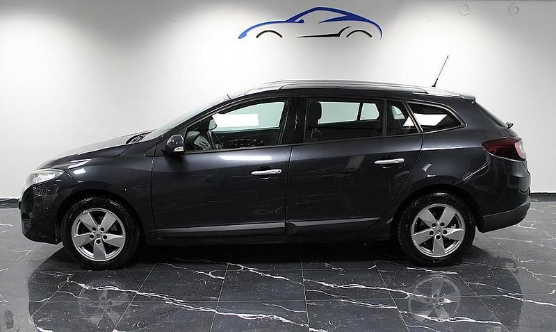 Mörkgrå Begagnad 2010 Renault Mégane GrandTour Kombi | 54 900 kr (Marknadspris) - Bild 1/4