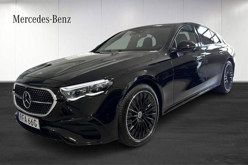 Svart (black) Begagnad 2025 Mercedes E300 Advanced Sedan | 739 500 kr (Dyr) - Bild 1/4