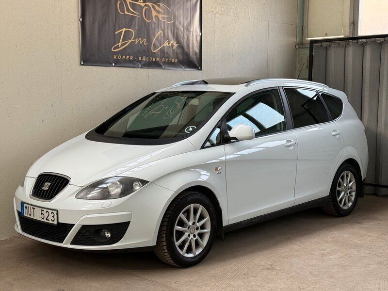 Vit Begagnad 2013 Seat Altea XL Minibuss | 59 900 kr - Bild 1/4