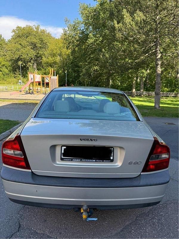 Begagnad Volvo S80 140 HK (102 kW) 2000 Grå Sedan