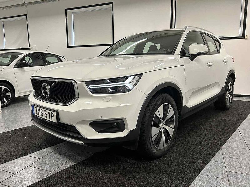Vit Begagnad 2019 Volvo XC40 Momentum SUV | 224 500 kr (Lite dyr) - Bild 1/4