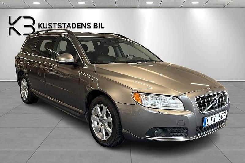 Grå Begagnad 2011 Volvo V70 Momentum Kombi | 89 900 kr (Marknadspris) - Bild 1/4