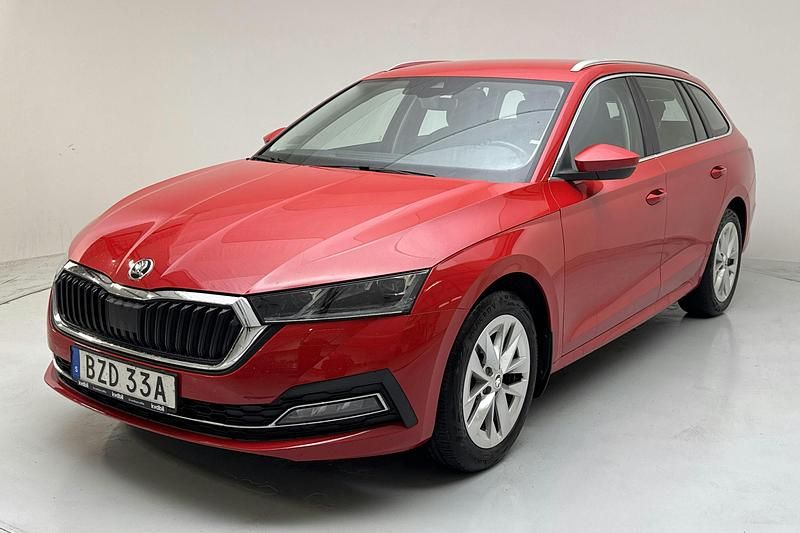 Röd Begagnad 2021 Skoda Octavia Style | 244 800 kr - Bild 1/4