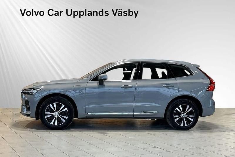 Begagnad Volvo XC60 Core 355 HK (261 kW) 2024 Grå SUV