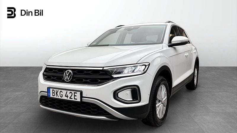 Vit Begagnad 2022 VW T-Roc Life SUV | 279 900 kr (Lite dyr) - Bild 1/4