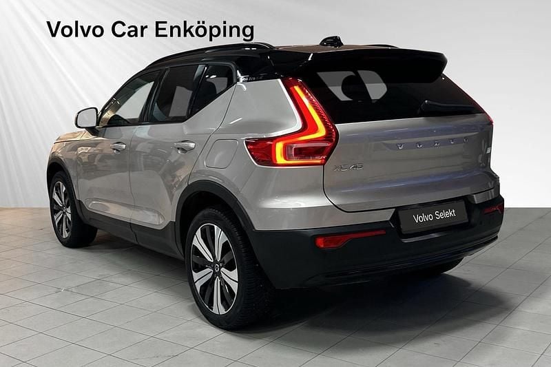 Begagnad Volvo XC40 Plus 175 kW (238 HK) 2022 Ljusgrå SUV